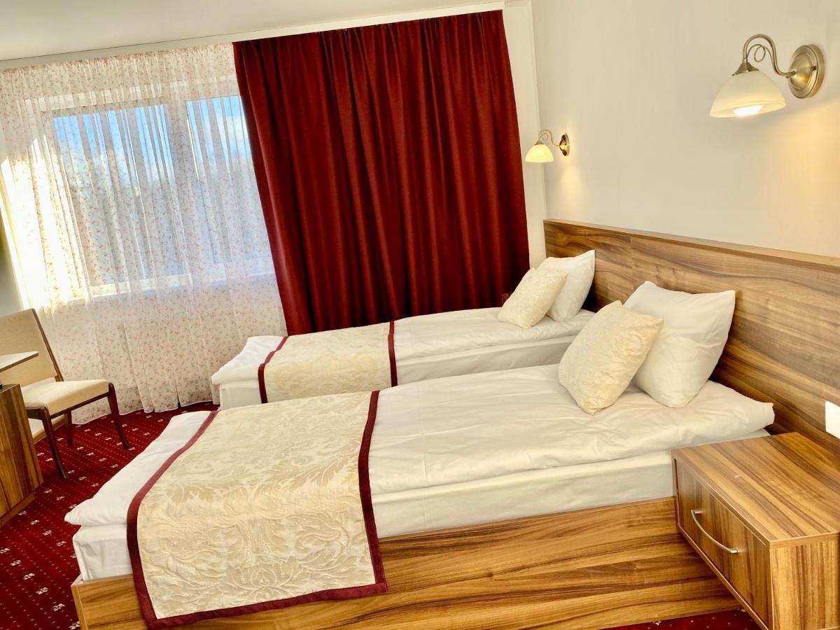 Rioro Hotel เมอร์ฮอรอด ภายนอก รูปภาพ